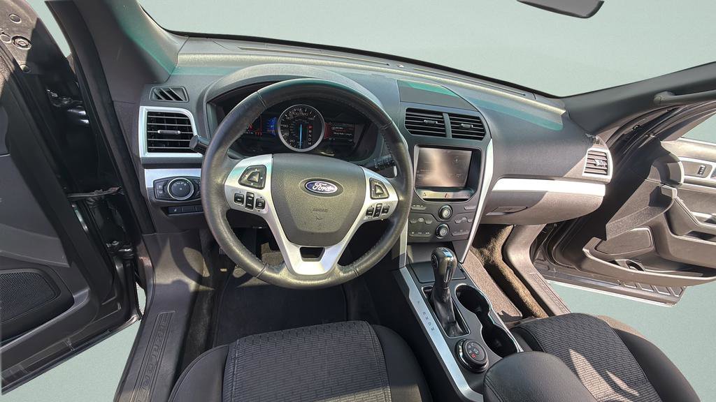 Used 2015 Ford Explorer XLT w/ Equipment Group 201A image 37
