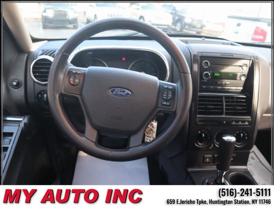 Used 2010 Ford Explorer XLT image 11