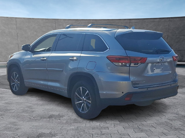 Used 2018 Toyota Highlander XLE w/ Protection Package #3 AWD/4WD image 4
