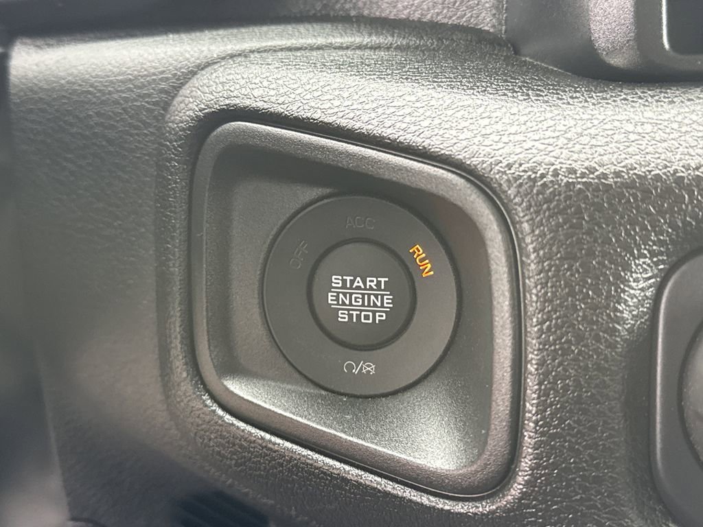 Used 2025 Jeep Wrangler Sport AWD/4WD image 21