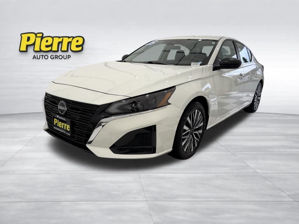 Used 2025 Nissan Altima 2.5 SV FWD image 1