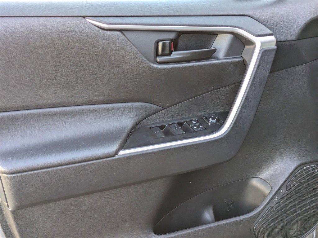 Used 2025 Toyota RAV4 LE image 11