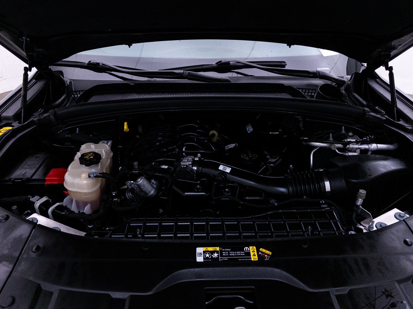 Used 2024 Jeep Grand Cherokee L Altitude RWD image 4