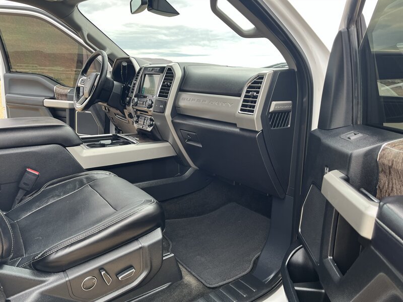 Used 2017 Ford F250 Lariat w/ Lariat Ultimate Package AWD/4WD image 13