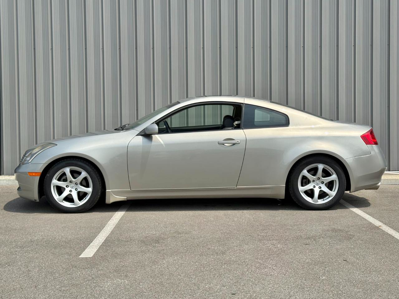 Used 2004 INFINITI G35 Coupe w/ Premium Pkg RWD image 8