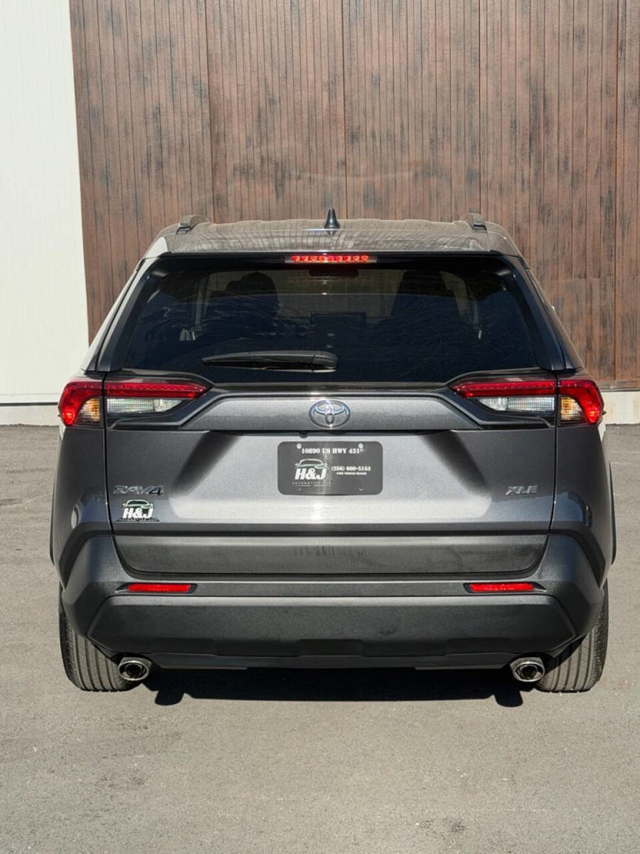 Used 2021 Toyota RAV4 XLE w/ Convenience Package image 39