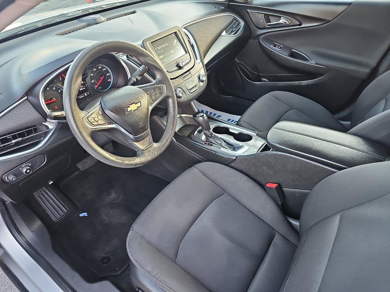 Used 2018 Chevrolet Malibu LT FWD image 13