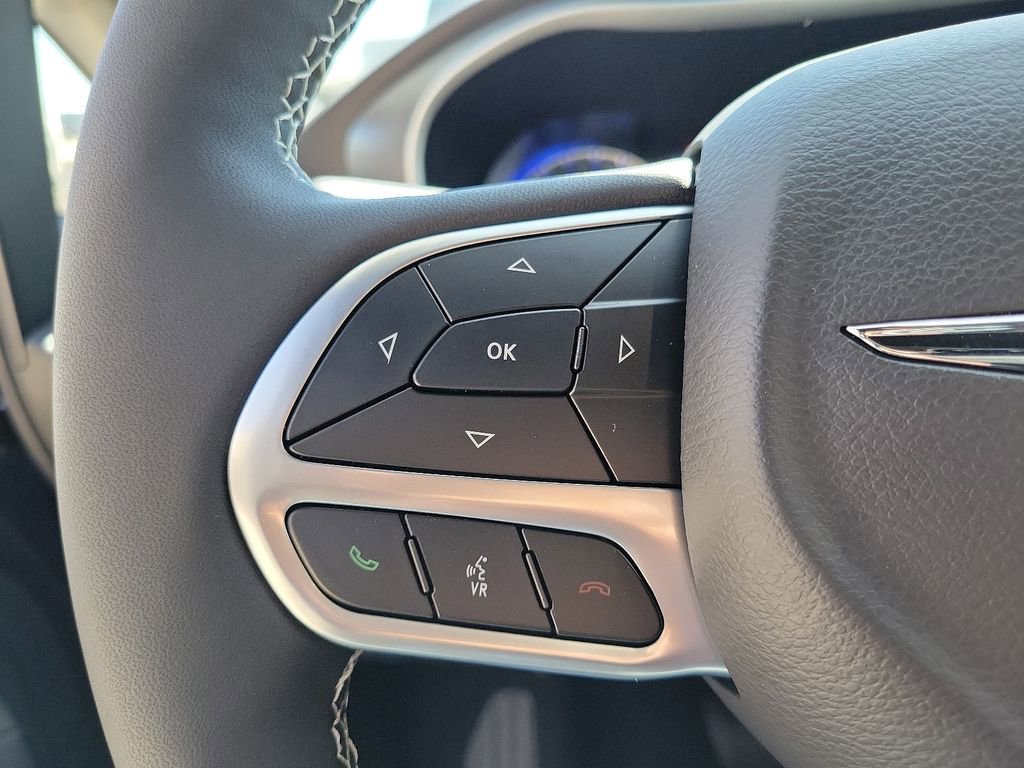 New 2025 Chrysler Voyager LX image 4