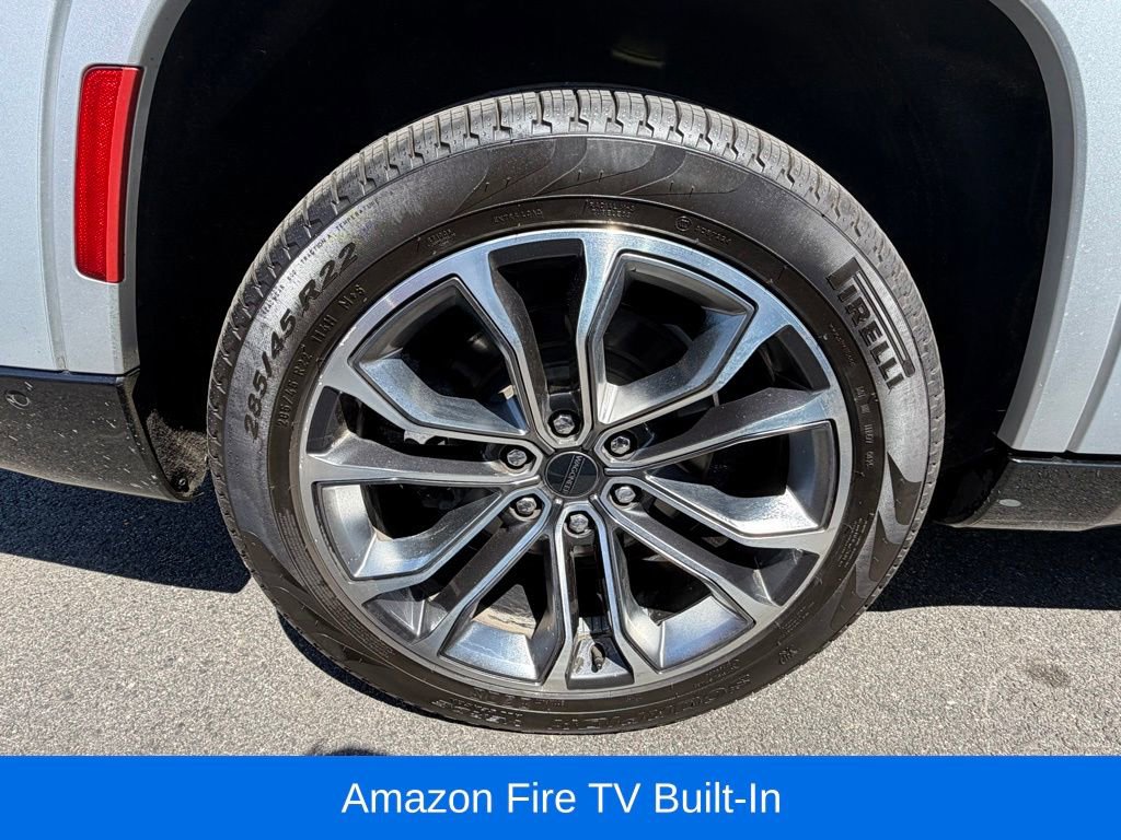 Certified 2025 Jeep Grand Wagoneer L Series III w/ Rear Seat Video Group 1 image 15