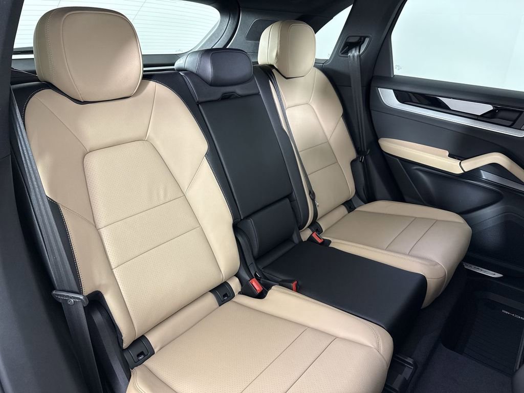 New 2026 Porsche Cayenne AWD/4WD image 23