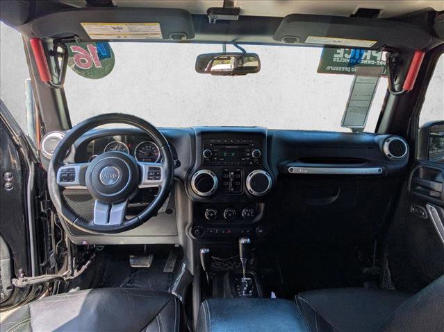 Used 2016 Jeep Wrangler Unlimited Rubicon AWD/4WD image 14