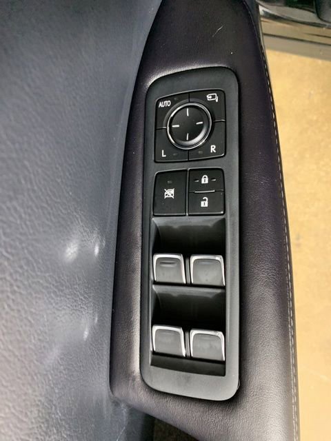 Used 2020 Lexus RX 350L Premium w/ Premium Package AWD/4WD image 17