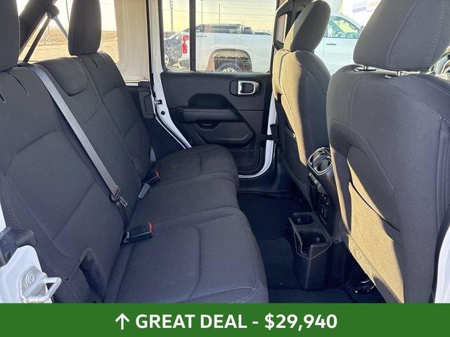 Used 2023 Jeep Wrangler Unlimited Sahara AWD/4WD image 19