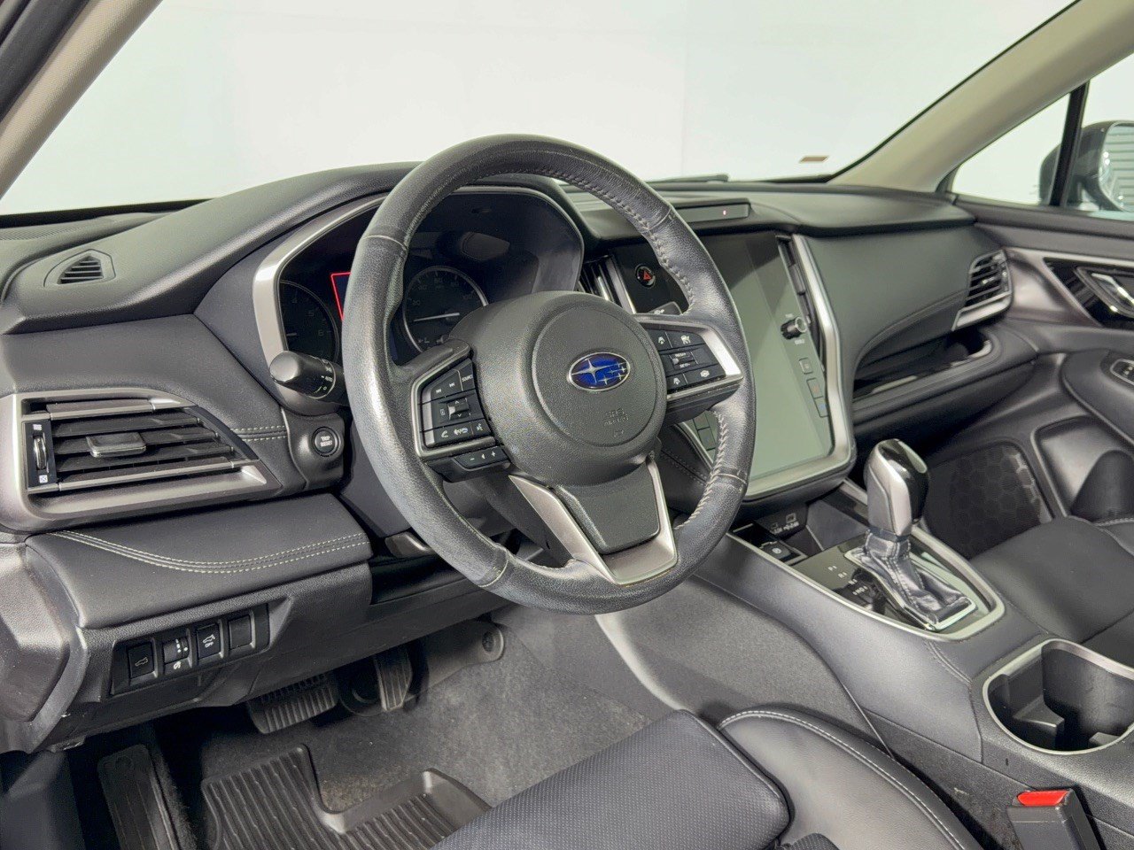 Used 2023 Subaru Outback Limited XT AWD/4WD image 4