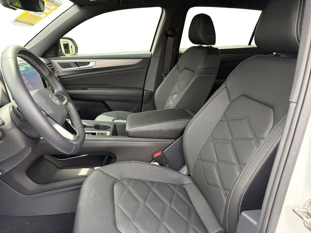 Certified 2024 Volkswagen Atlas Cross Sport SE FWD image 14