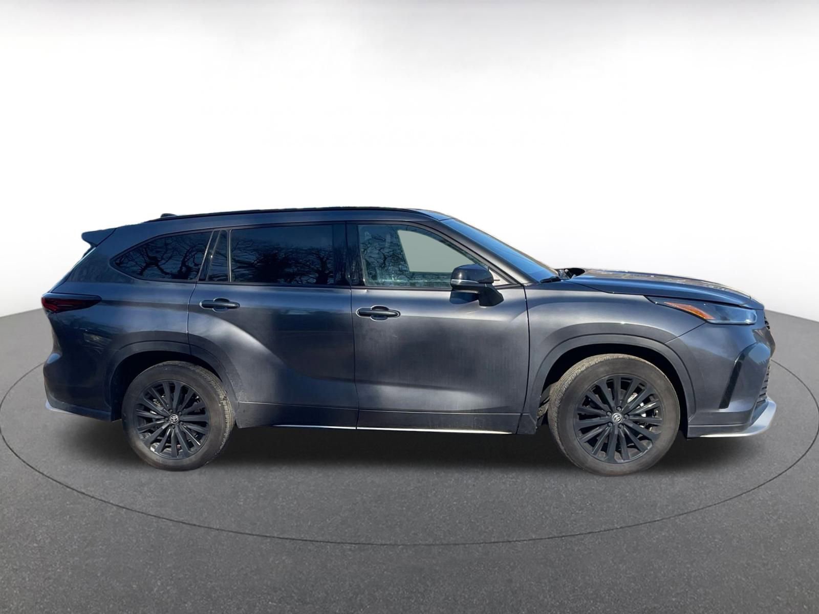 Used 2025 Toyota Highlander XSE image 16