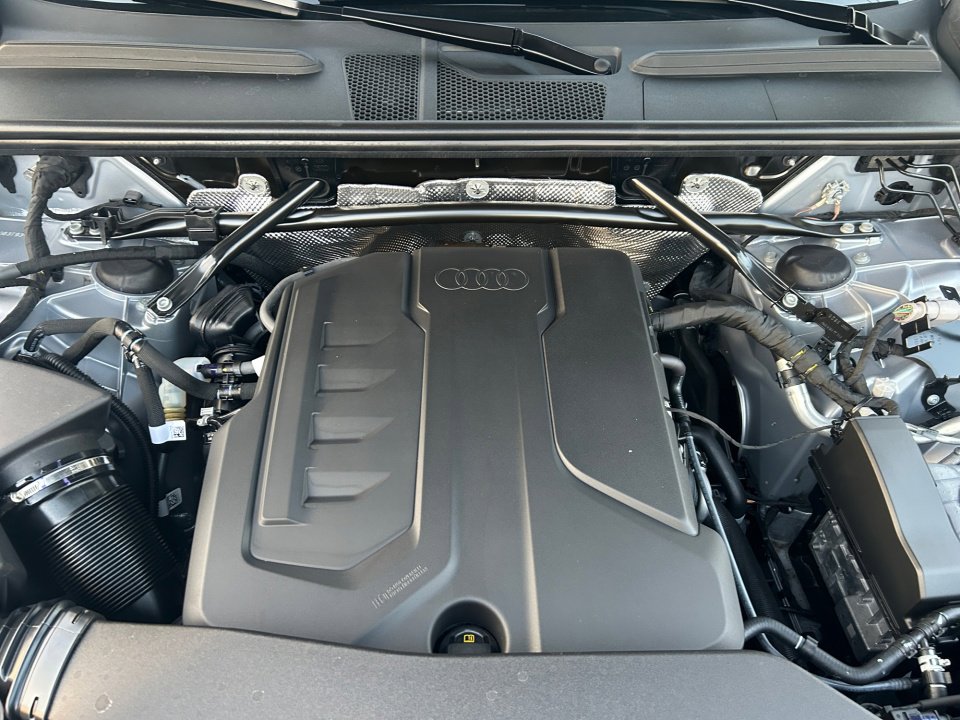 Used 2025 Audi Q5 Premium Plus w/ Premium Plus image 16