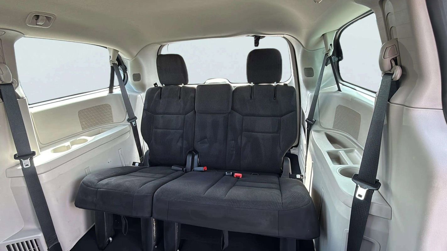 Used 2016 Dodge Grand Caravan American Value Package w/ UConnect Hands-Free Group image 17
