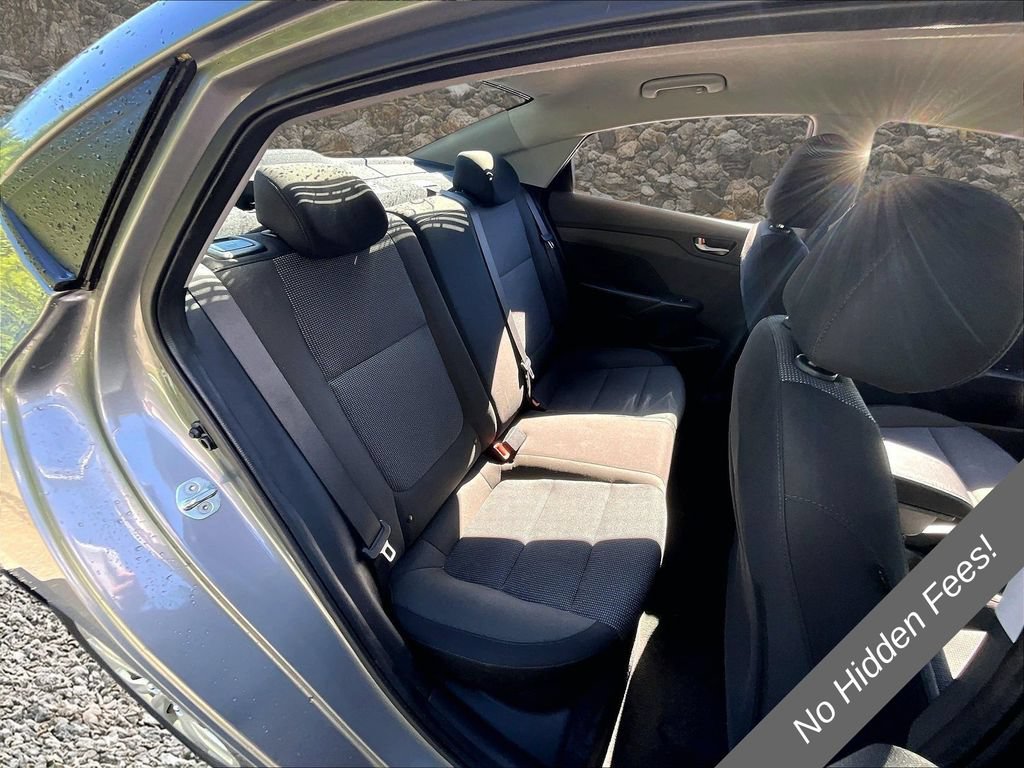 Used 2021 Hyundai Accent SE FWD image 23