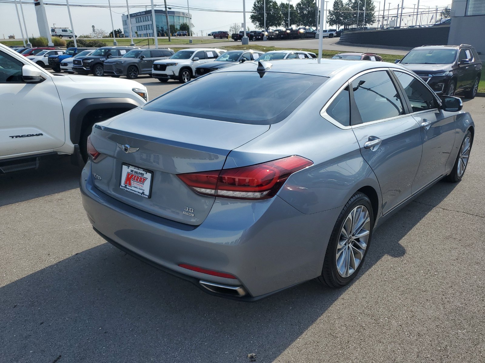 Used 2017 Genesis G80 3.8 AWD/4WD image 4