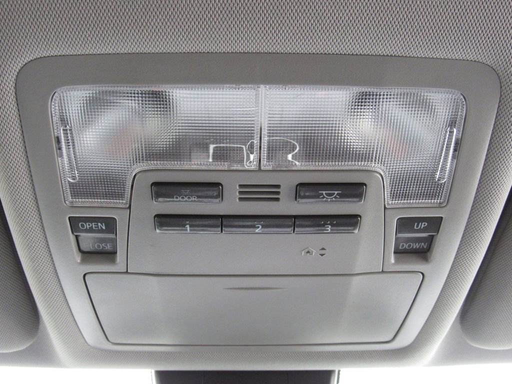 Used 2017 Toyota Highlander XLE AWD/4WD image 29