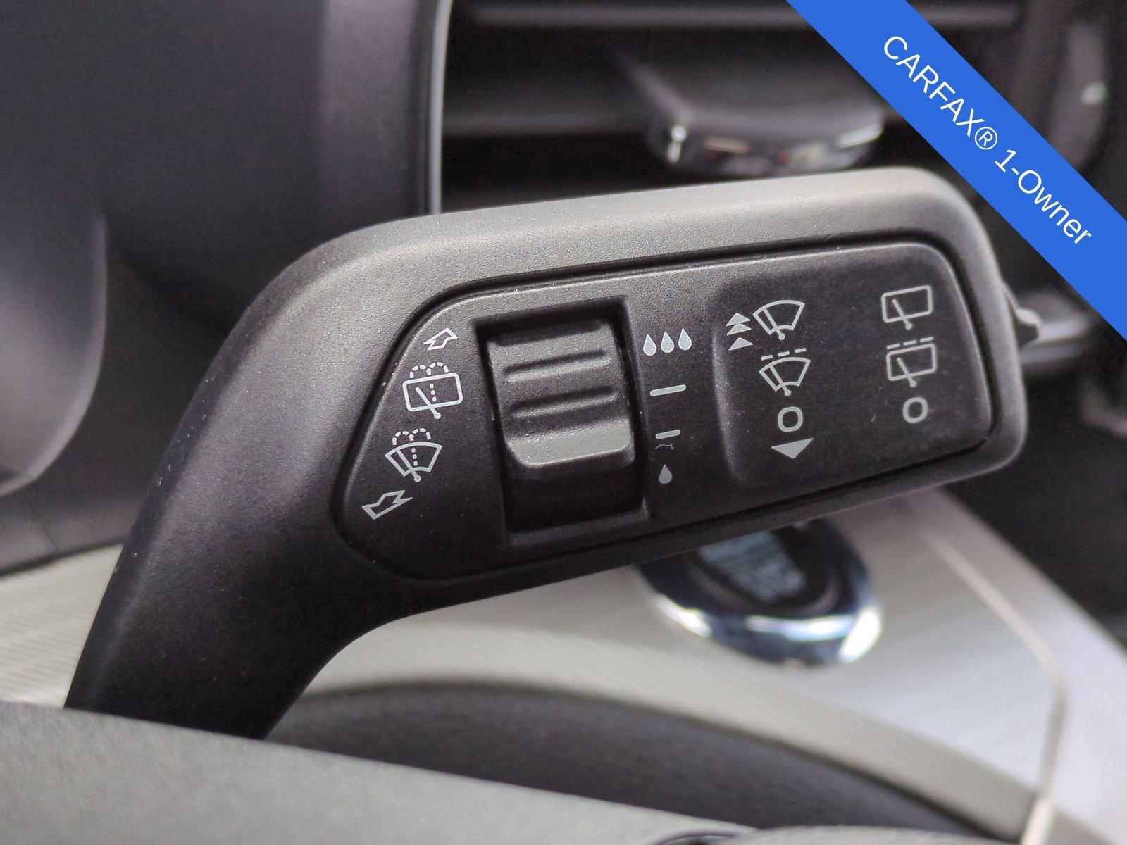 Used 2023 Ford Explorer XLT w/ Equipment Group 202A image 31