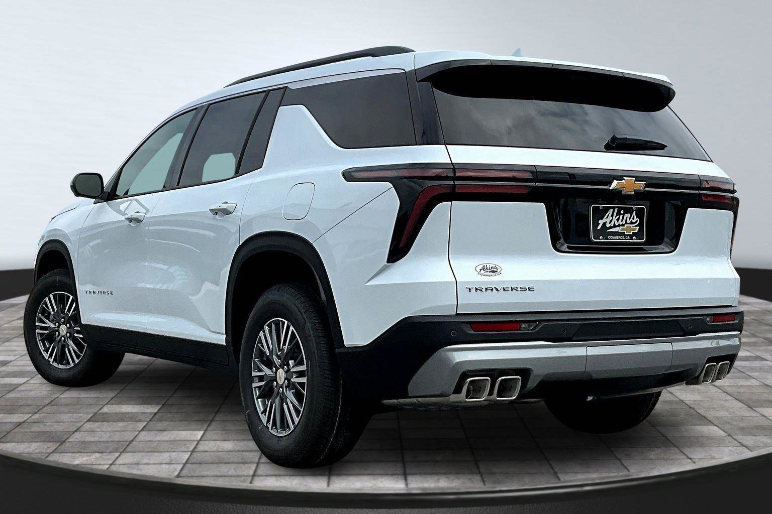 New 2026 Chevrolet Traverse LT w/ Driver Confidence Package image 3