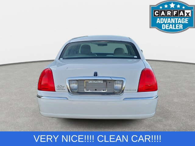 Used 2008 Lincoln Town Car Signature Limited RWD image 6