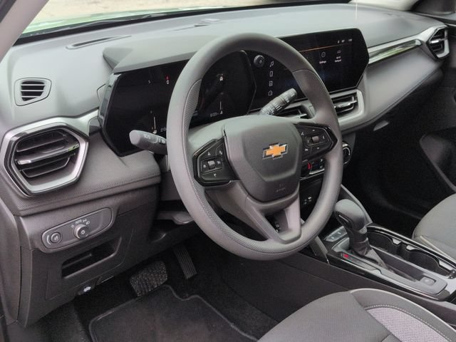 Used 2025 Chevrolet TrailBlazer LS w/ LS Convenience Package FWD image 12