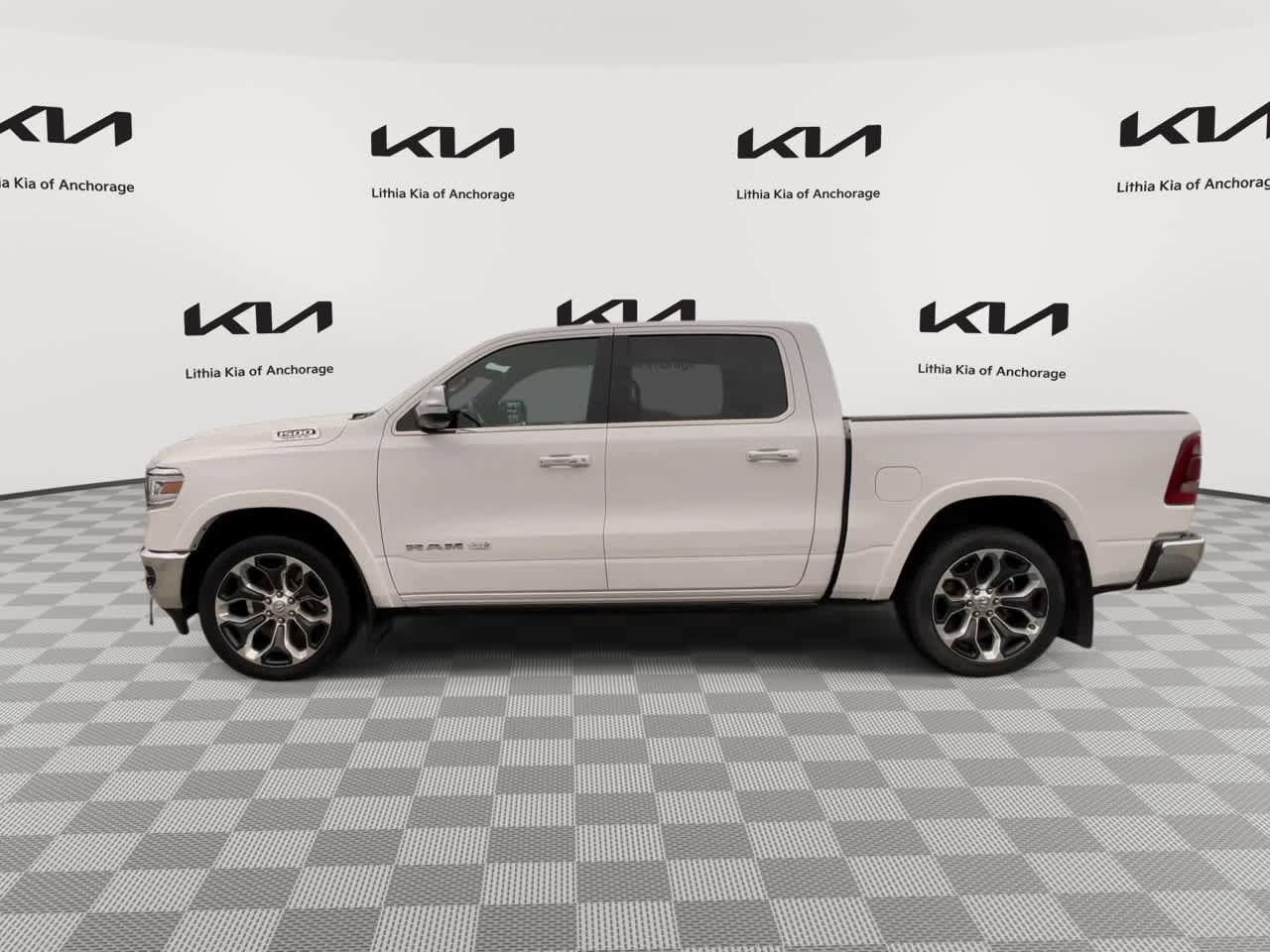 Used 2019 RAM 1500 Laramie Longhorn AWD/4WD image 5