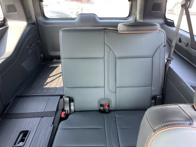 New 2026 GMC Yukon XL AT4 w/ AT4 Premium Plus Package AWD/4WD image 24