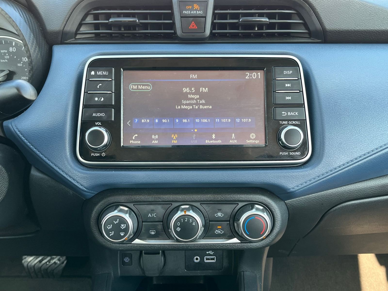 Used 2025 Nissan Versa SV image 17