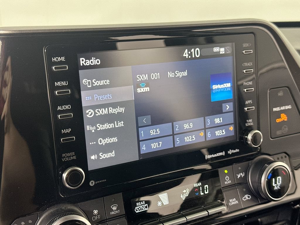 Used 2021 Toyota Highlander XLE FWD image 32