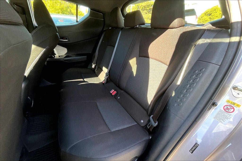 Used 2019 Toyota C-HR XLE FWD image 18