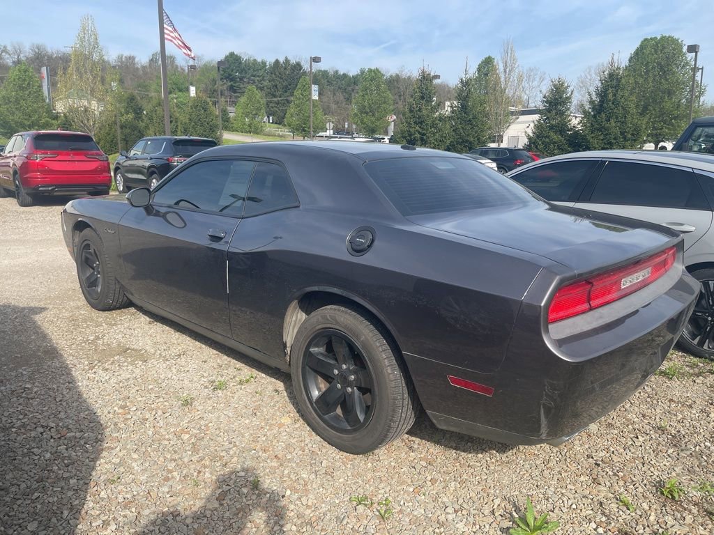 Used 2013 Dodge Challenger SXT Plus image 3