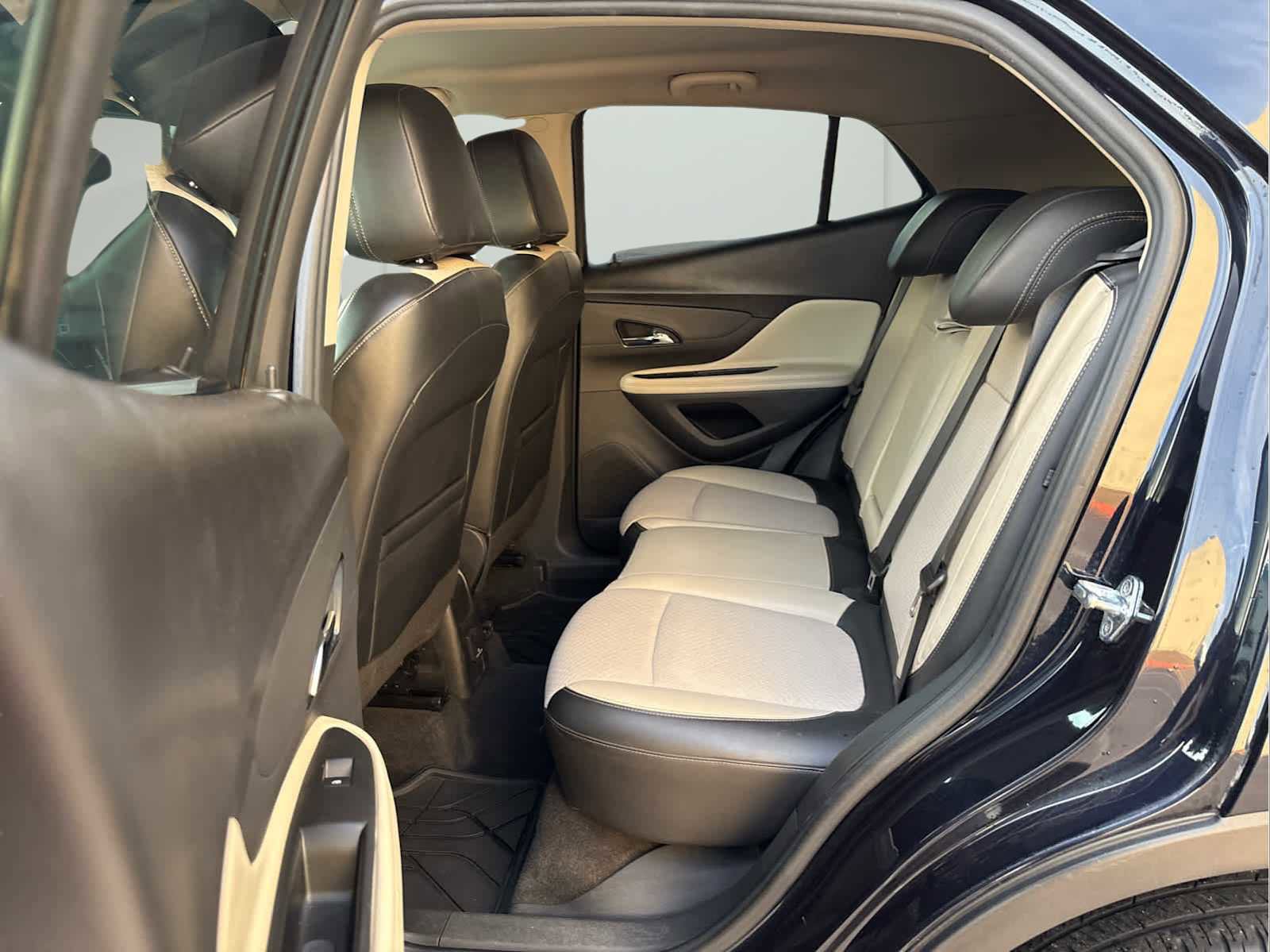 Used 2022 Buick Encore Preferred w/ Safety Package image 12