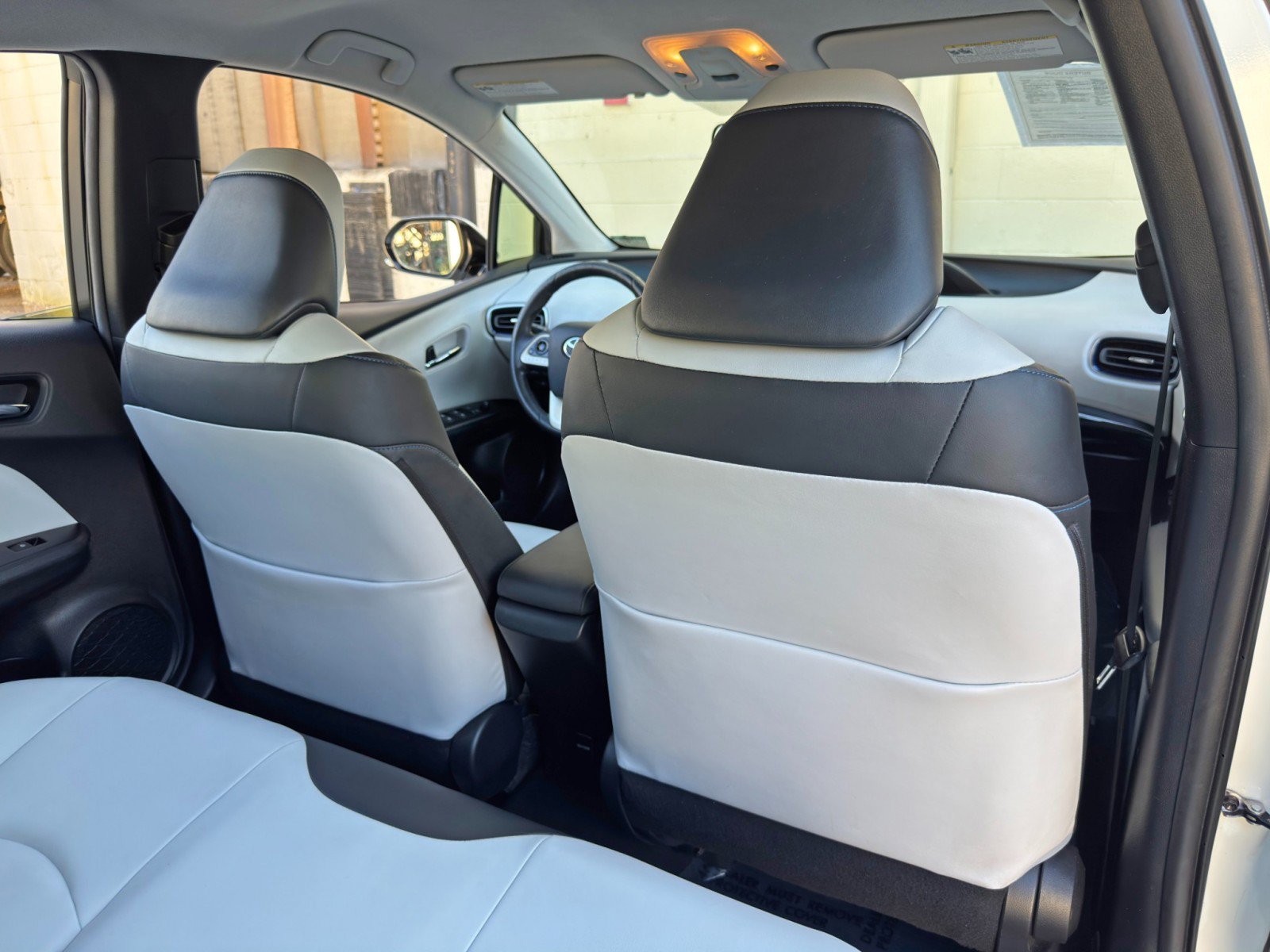 Used 2017 Toyota Prius Three Touring w/ Carpet Mat Package FWD image 29