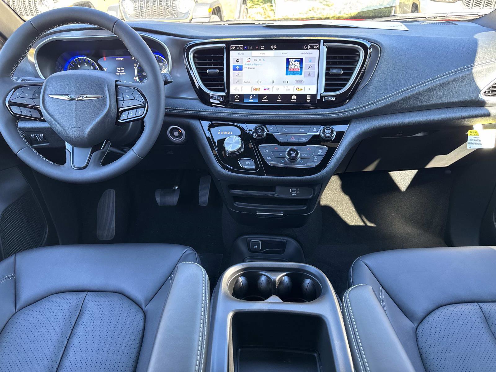 New 2026 Chrysler Pacifica Select image 15