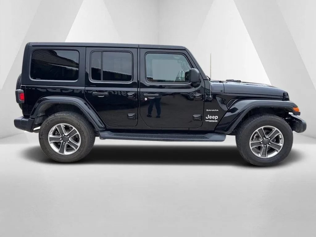 Used 2021 Jeep Wrangler Unlimited Sahara AWD/4WD image 7