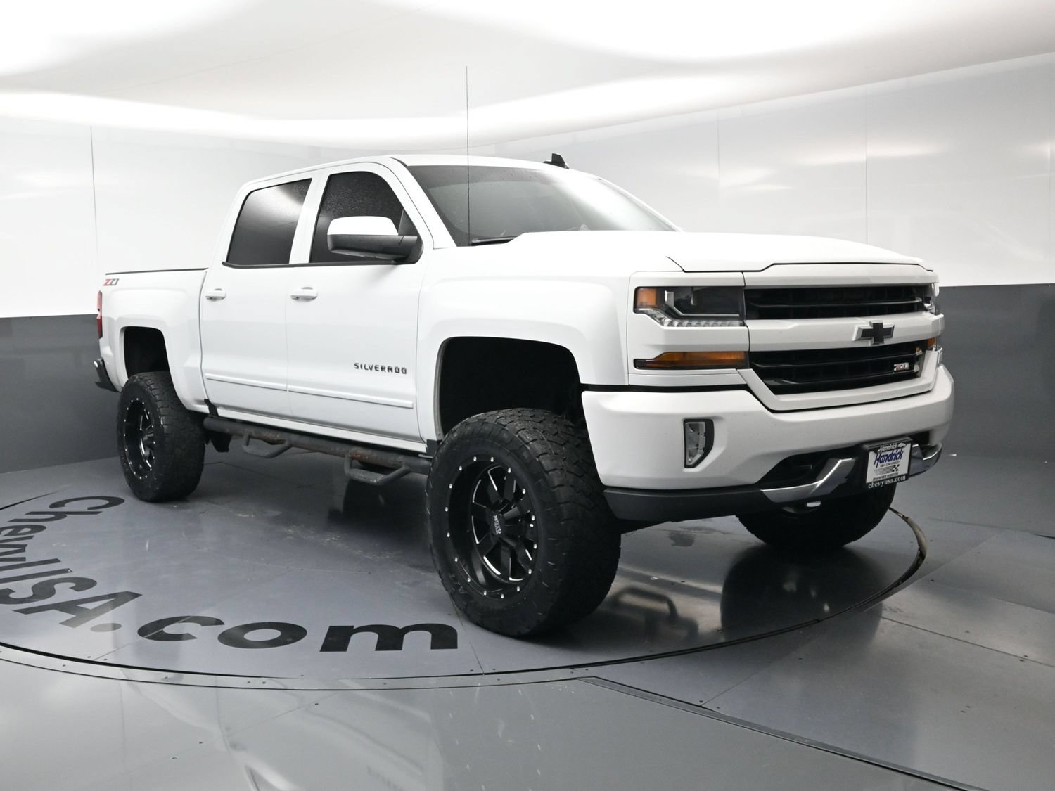 Used 2018 Chevrolet Silverado 1500 LT w/ All Star Edition AWD/4WD image 2