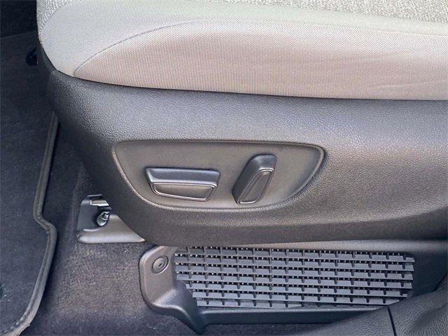 Used 2025 Toyota Sienna LE image 15