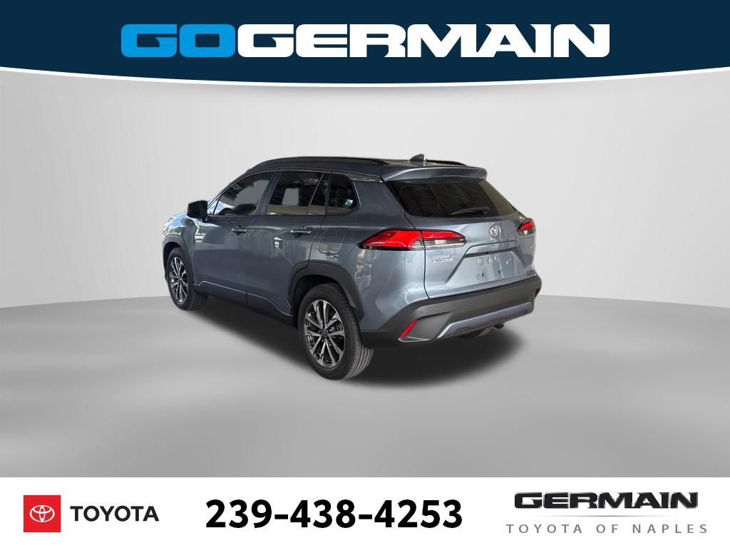 Used 2023 Toyota Corolla Cross XLE w/ Convenience Package image 4