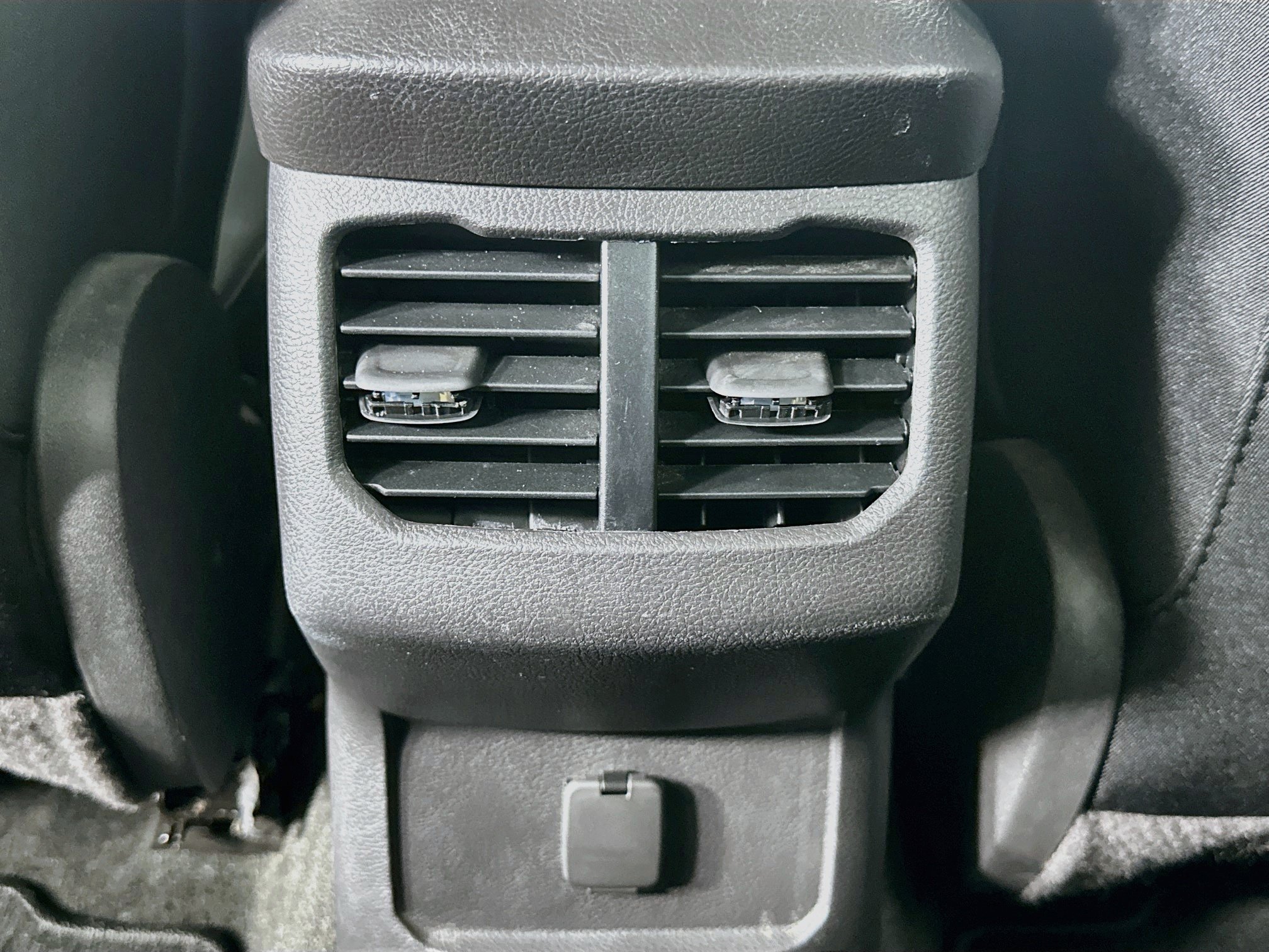 Used 2013 Ford Fusion SE FWD image 24