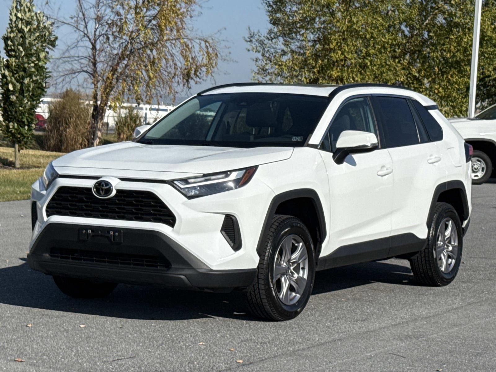 Used 2022 Toyota RAV4 XLE image 28