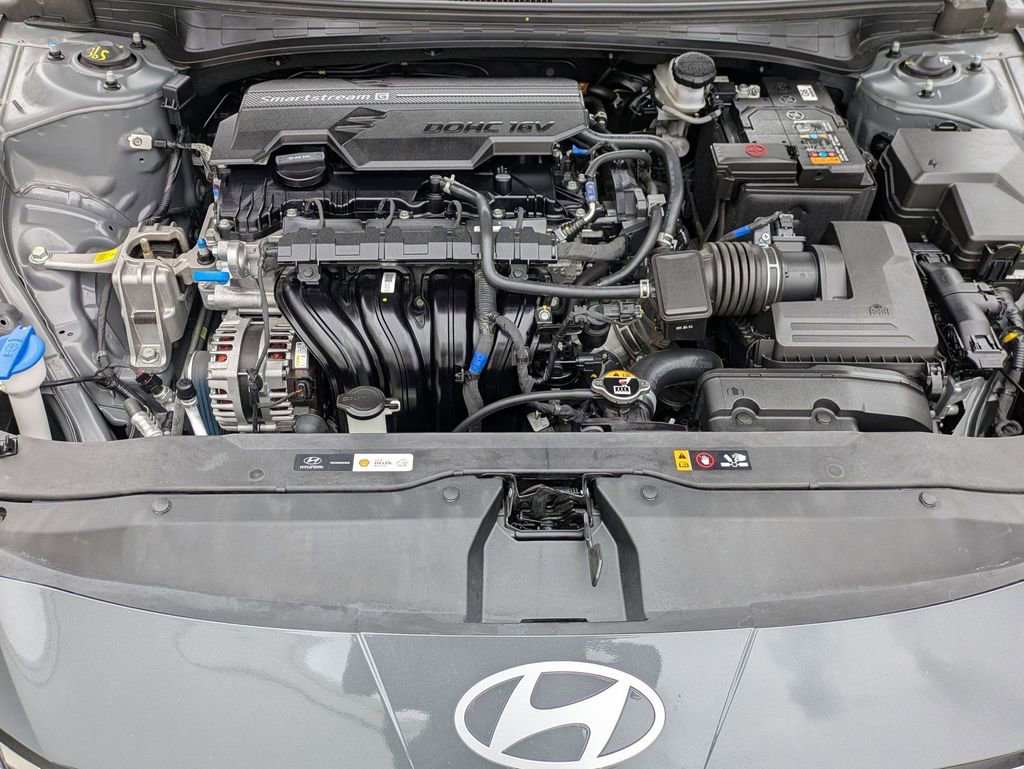 Used 2025 Hyundai Elantra SEL image 30