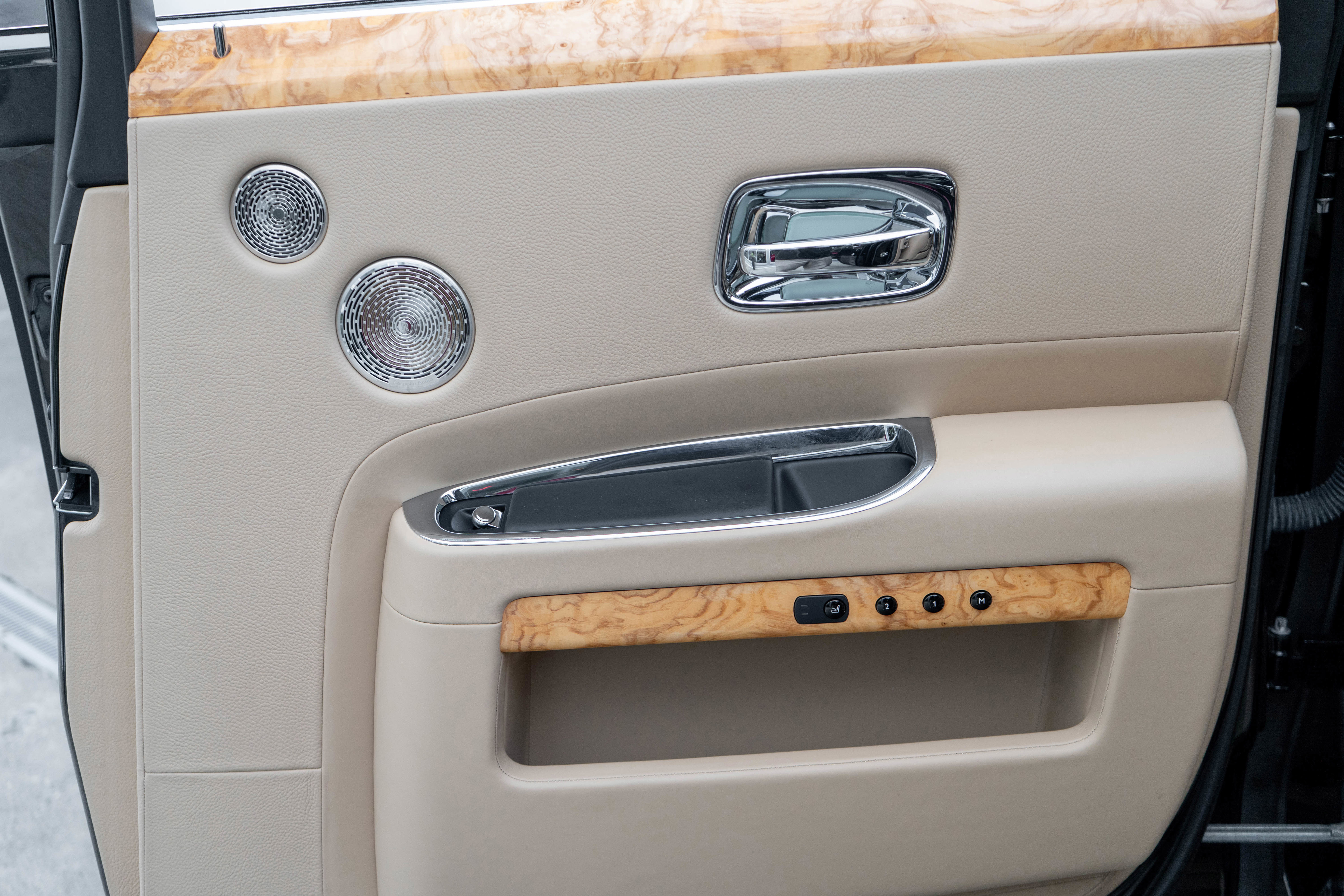 Used 2017 Rolls-Royce Ghost image 69