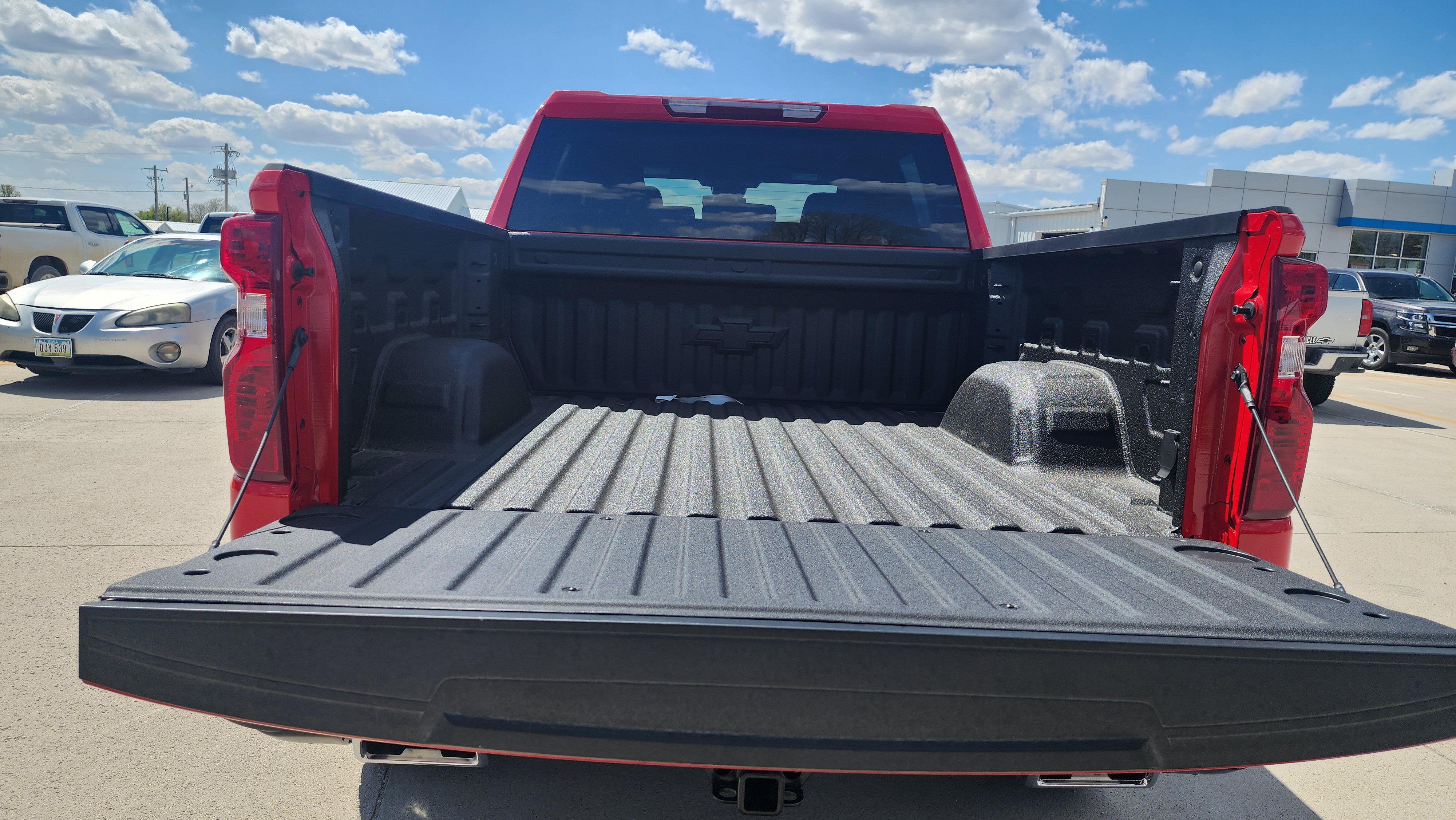 New 2026 Chevrolet Silverado 1500 Custom Trail Boss w/ LPO, Dark Essentials Package AWD/4WD image 8