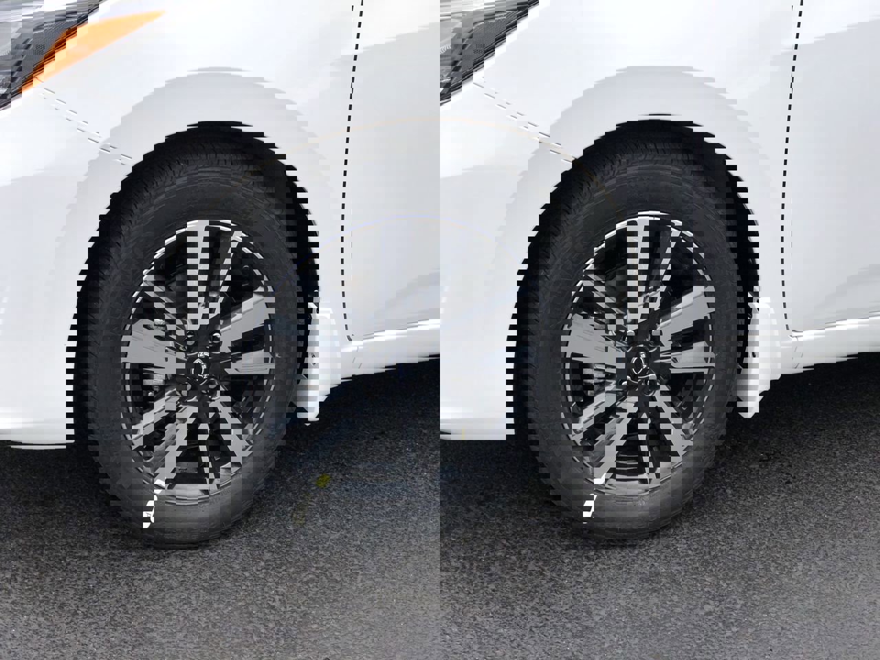 New 2025 Nissan Versa SV w/ Trunk Package image 10