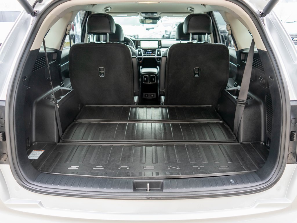 Certified 2023 Kia Sorento EX image 31