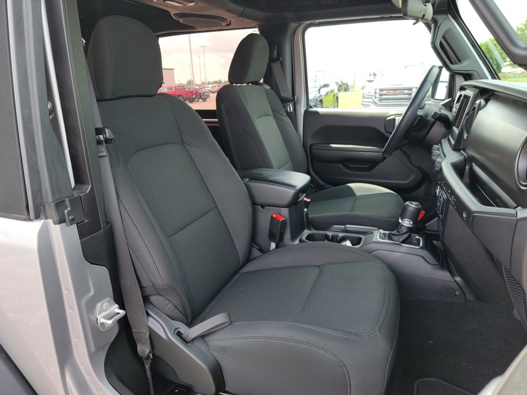 Used 2021 Jeep Wrangler Sport S image 8